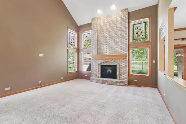 426 Heatherwood DR SE, Oswego, IL 60543