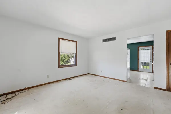 1119 94th AVE W, Rock Island, IL 61201