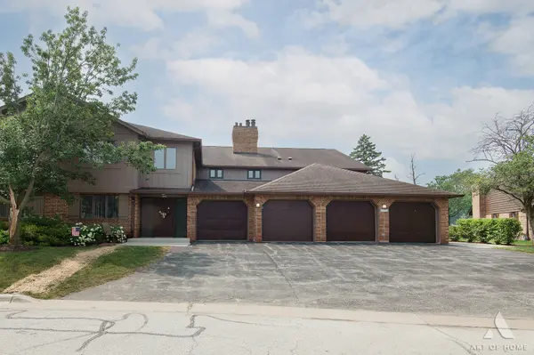 7843 W Arquilla DR #1B, Palos Heights, IL 60463