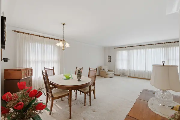 8531 W Agatite AVE, Chicago, IL 60656