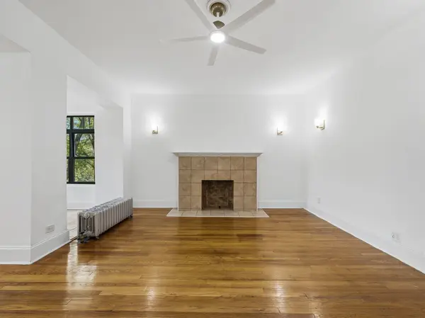1227 E Hyde Park BLVD #2, Chicago, IL 60615