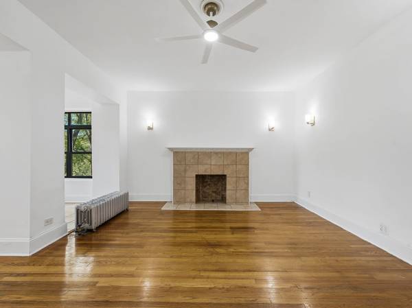 1227 E Hyde Park BLVD #2, Chicago, IL 60615