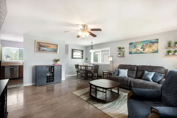 528 W Crystal ST, Mundelein, IL 60060