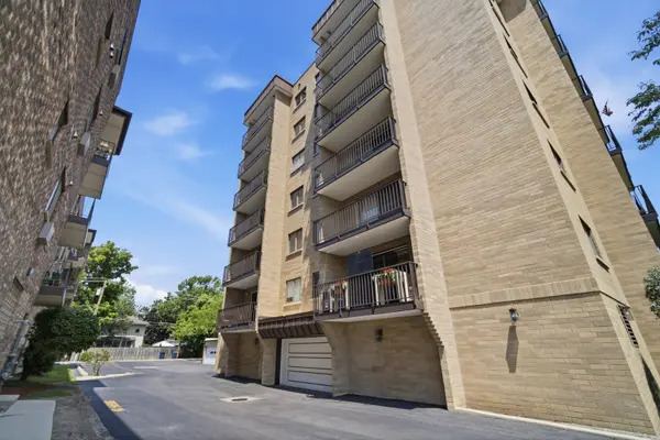 700 Graceland AVE #708, Des Plaines, IL 60016