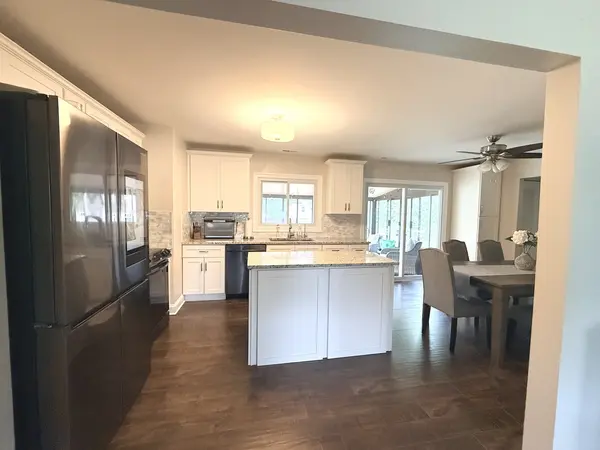 1316 Chalfont DR, Schaumburg, IL 60194