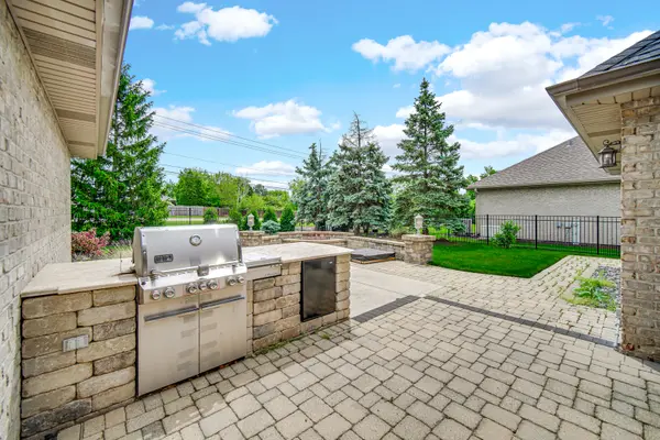 17123 Pointe DR, Orland Park, IL 60467