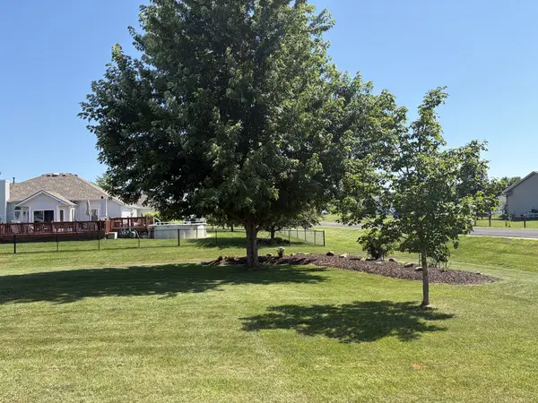 152 Prairie Moon DR, Davis Junction, IL 61020