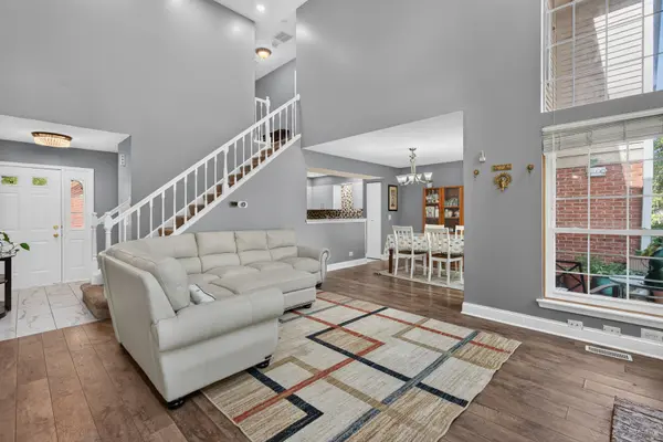 197 Rob Roy CT, Schaumburg, IL 60194