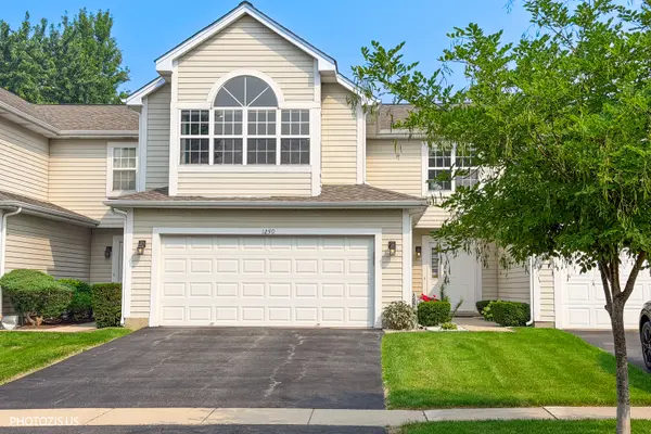 1250 Dunamon DR #1250, Bartlett, IL 60103