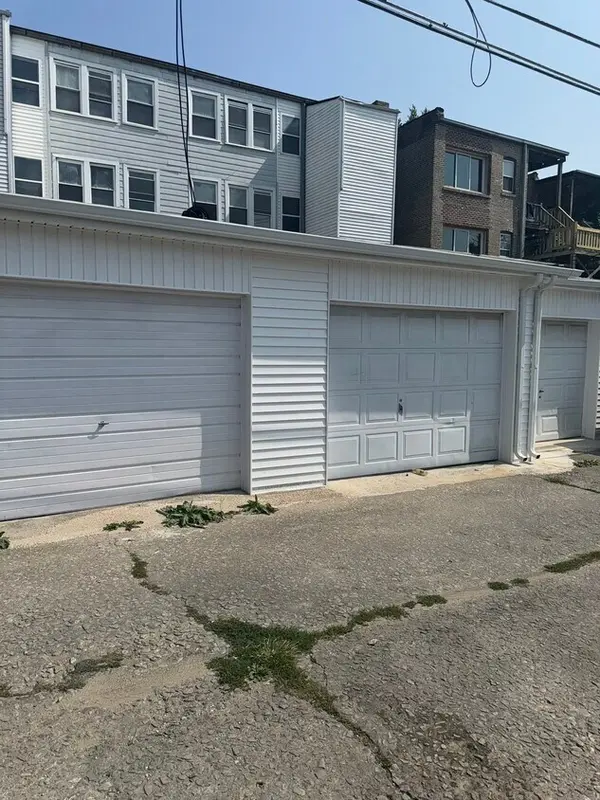 7530 S Phillips AVE, Chicago, IL 60649