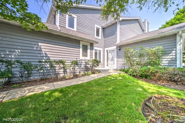 2768 The Mews, Northbrook, IL 60062