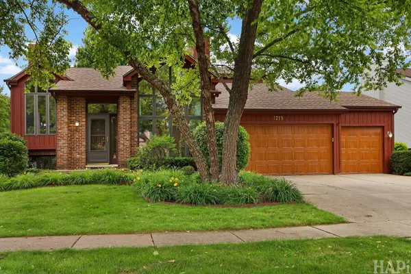 1219 Golf View DR, Woodridge, IL 60517