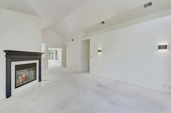 376 Ashford CIR #3, Bartlett, IL 60103