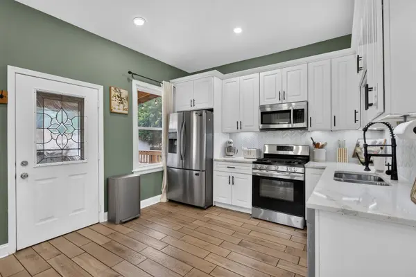 7303 Oakwood AVE, Lyons, IL 60534