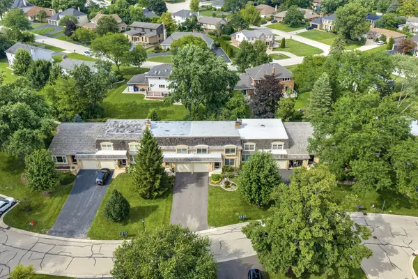 19W010 Avenue Normandy East AVE, Oak Brook, IL 60523