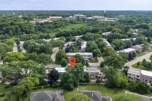 19W010 Avenue Normandy East AVE, Oak Brook, IL 60523