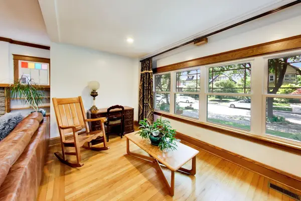 1504 W Juneway TER, Chicago, IL 60626
