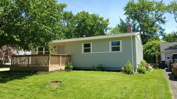 1307 Glenwood RD, Bloomington, IL 61704