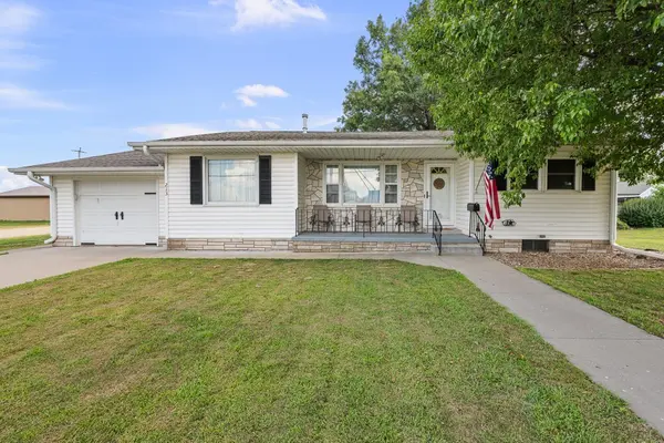 213 3rd AVE, Low Moor, IA 52757