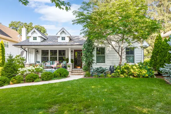 4820 Lee AVE, Downers Grove, IL 60515