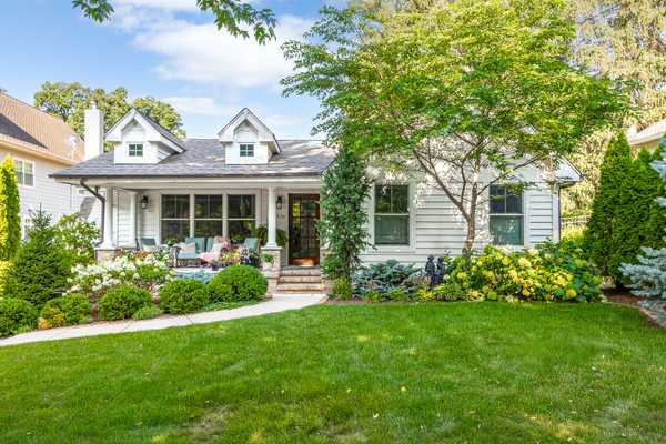 4820 Lee AVE, Downers Grove, IL 60515