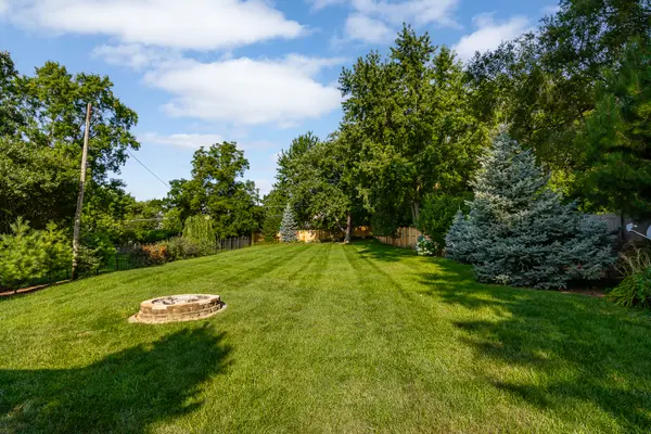 4820 Lee AVE, Downers Grove, IL 60515