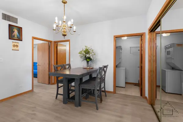 7410 W Lawrence AVE #421, Harwood Heights, IL 60706