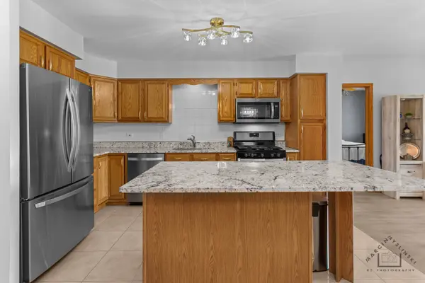 7410 W Lawrence AVE #421, Harwood Heights, IL 60706