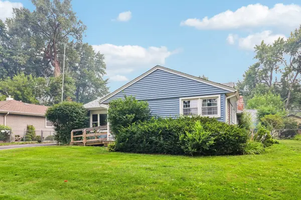 2206 Hawk LN, Rolling Meadows, IL 60008