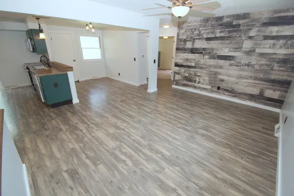 1203 CALVIN ST, Davenport, IA 52804