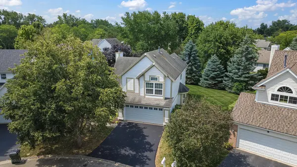 220 Lexington LN, Grayslake, IL 60030