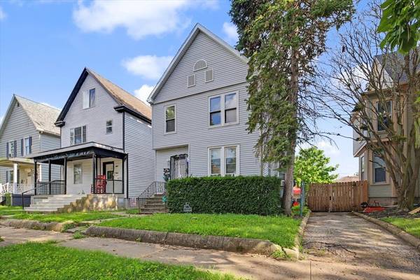 813 E Jefferson ST, Bloomington, IL 61701