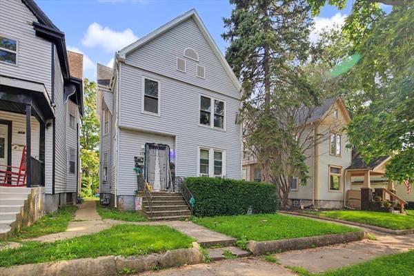 813 E Jefferson ST, Bloomington, IL 61701