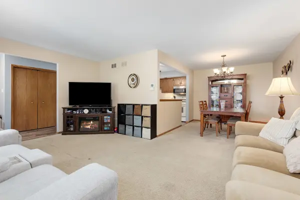 7324 W 152ND ST #73, Orland Park, IL 60462