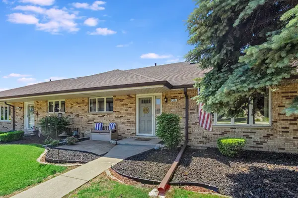 7324 W 152ND ST #73, Orland Park, IL 60462
