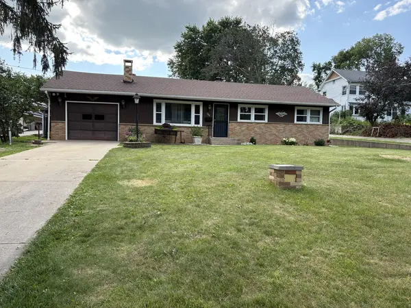 304 Mix ST, Oregon, IL 61061