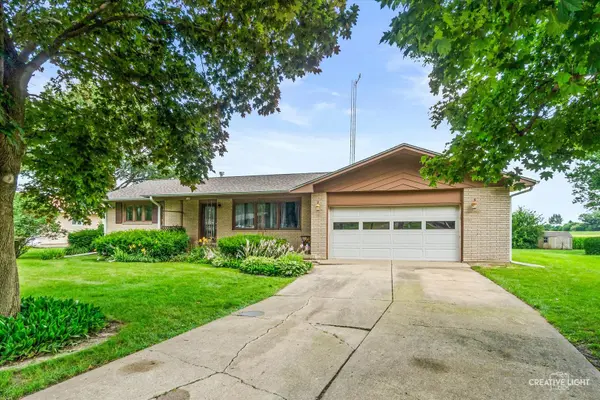 444 Wyoming AVE, Paw Paw, IL 61353