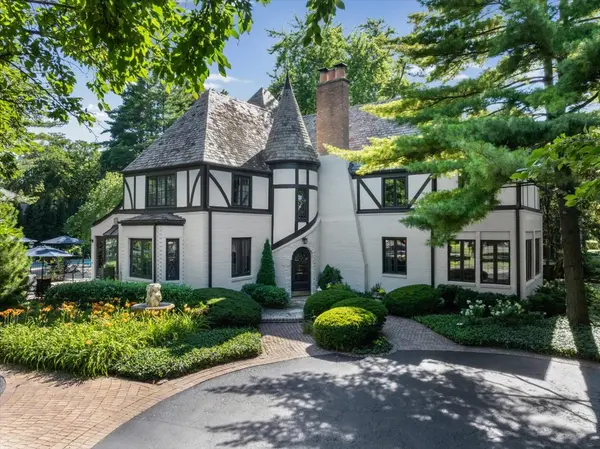 1137 Locust RD,  Wilmette,  IL 60091