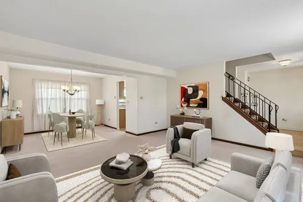 1105 E Point DR, Schaumburg, IL 60193