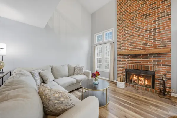 125 S Atherton CT, Bloomingdale, IL 60108