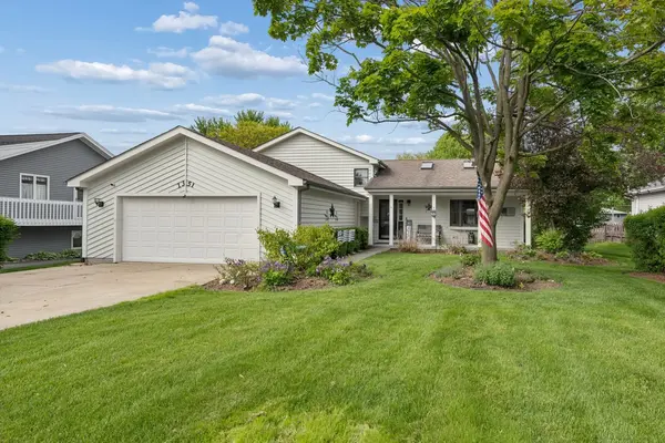 1351 Reva LN, Lake Holiday, IL 60548