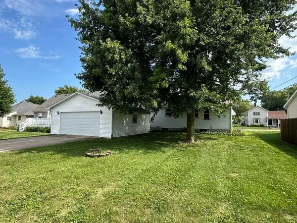 200 10th ST, De Witt, IA 52742
