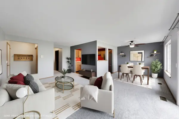 917 Golf Course RD #1, Crystal Lake, IL 60014