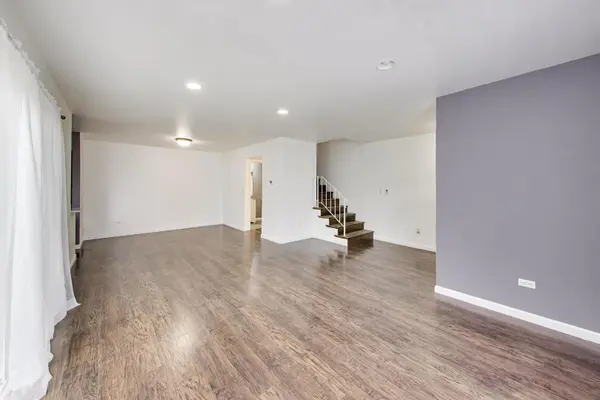 5B Fernwood DR #5B, Bolingbrook, IL 60440