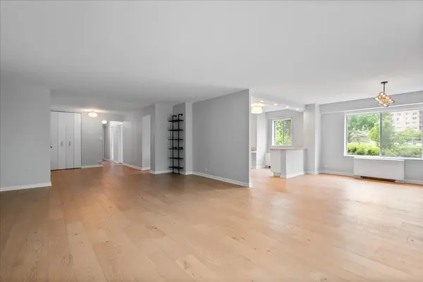 7061 N Kedzie AVE #115, Chicago, IL 60645