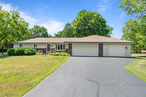 6851 Strong Box CIR, Roscoe, IL 61073