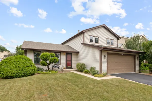 1842 Hawk LN,  Elk Grove Village,  IL 60007