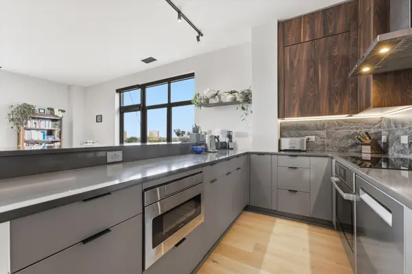 2045 W Concord PL #606, Chicago, IL 60647