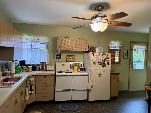1704 19th AVE, Sterling, IL 61081