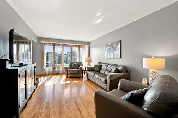 6010 S Mobile AVE, Chicago, IL 60638